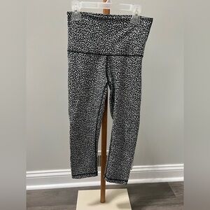 Lululemon Black and White Leggings size 6